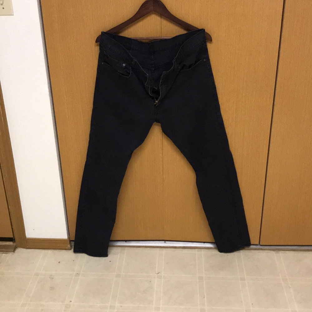 Black 512 Levi jeans